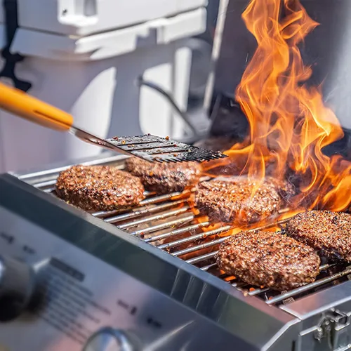 Vista 4 de Monument Grills Parrilla de gas propano de mesa para acampar al aire libre portátil cocinar con cerraduras de viaje, tapa alta de acero inoxidable