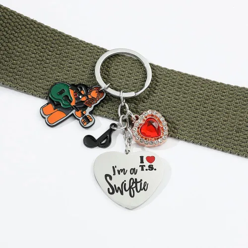 Vista 3 de LRXUMN Taylor Merch Swifte - Llavero de moda I'm a Switie, regalos lindos accesorios para fanáticos, adolescentes, niñas, niños, hijas, mujeres