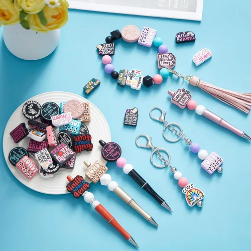 Vista 4 de Zeyune 40 cuentas focales de silicona para bolígrafos, cuentas de silicona coloridas para hacer llaveros, regalo de graduación, collares, pulseras