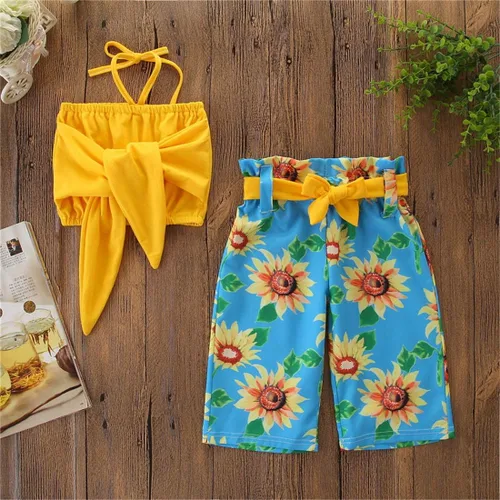 Vista 2 de Conjunto de ropa de camiseta sin mangas con tirantes amarillos y hombros descubiertos y pantalones de pierna ancha de girasol para niña pequeña