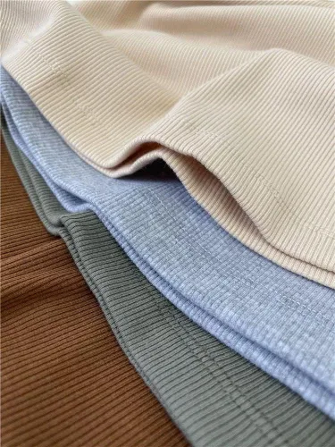Vista 2 de GEMBERA Camiseta sin mangas para mujer, cuello alto, casual, básica, de algodón, acanalada, ajustada