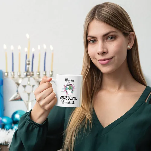Vista 4 de Taza de cerámica personalizada para dentista impresionante – Taza de café para dentista para hijo, hija – Nombre personalizado Higienista Dental