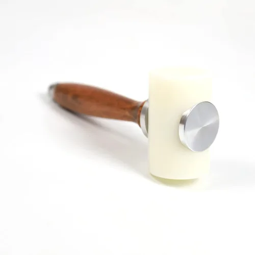 Vista 2 de Martillo de nylon de cabeza en forma de T Mango de madera de artesanía en cuero talla martillo de nylon para estampado coser cuero kit