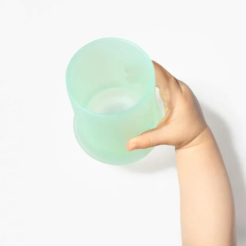 Vista 2 de Olababy Taza de entrenamiento 100% de silicona para bebé y niño pequeño (menta)