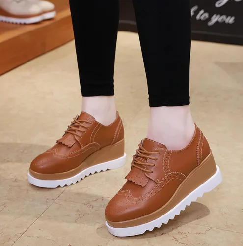 Vista 3 de Zapatos Dadawen, oxford, con cuña y plataforma, con agujetas, borlas y puntera cuadrada, a la moda, para mujer