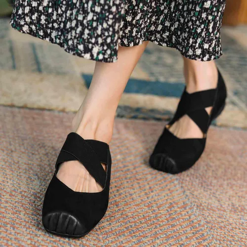Vista 5 de Zapatos planos de ballet de piel nobuck para mujer, punta cuadrada retro con banda ancha elástica entrecruzada, zapatos de tacón bajo y fino