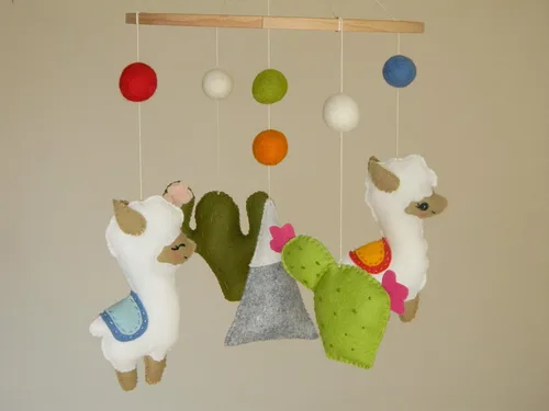 Vista 2 de Llama Cactus bebé móvil Alpaca vivero móvil Cactus Móvil Llama decoración de vivero Fieltro móvil bébé niño bebé móvil bebé bebé regalo ducha