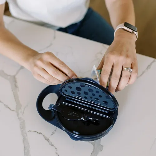 Vista 14 de Dr. Brown's Juego de iniciación de alimentación para niños pequeños, paquete de viaje con taza de entrenamiento sin boquilla Cheers360 con asas