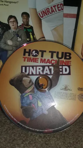 Vista 2 de Hot Tub Time Machine (DVDWSeng-sp-fr-sub) John Cusack, Lizzy caplan, ClarkDuke, Craig Robinson, Rob corddry, Chevy Chase, Sebastian Stan, Charlie