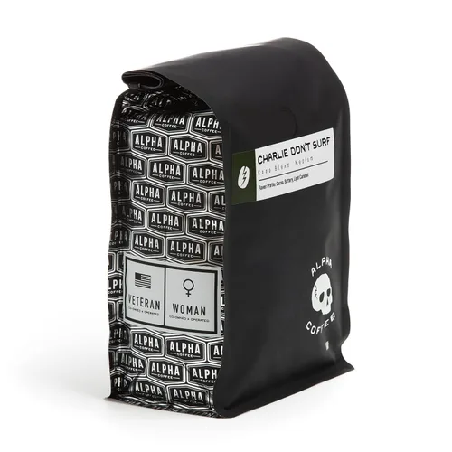 Vista 2 de Alpha Coffee Charlie Don't Surf – Café molido por goteo de mezcla Kona Gourmet Premium Craft Kona Propiedad de veteranos - Café tostado especial