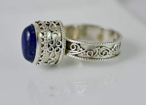 Vista 4 de Navya Craft Lapis Lazuli Ring, 925 Sterling Silver Handmade Statement Promise Ring for Women, Natural Lapis Lazuli Oval Gemstone Ring, September