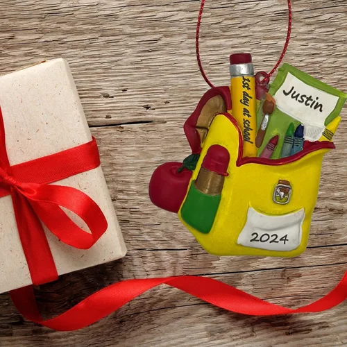 Vista 3 de Adorno de Navidad personalizado para el primer día de escuela, letrero del primer día de Schhol 2025