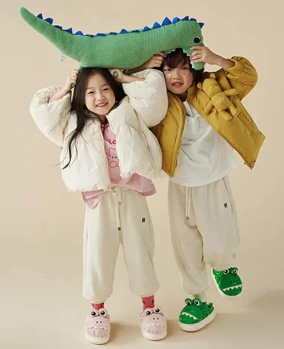 Vista 2 de Lindas pantuflas de cocodrilo para niños, cálidas, sin cordones, para invierno, interiores, exteriores, para niños, niñas, zapatos antideslizantes