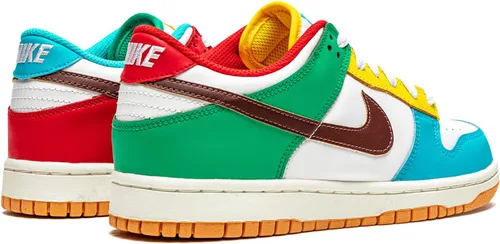 Vista 750 de Nike Kid's Dunk Low Sneaker
