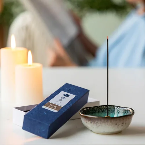 Vista 6 de Asayu Japan Varillas de incienso natural de madera de agar, tamaño de muestra de incienso japonés para relajación nocturna, yoga, meditación.