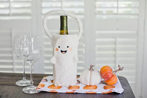 Vista 3 de Pearhead Soporte para botella de vino fantasma de Halloween, bolsa de regalo reutilizable de sherpa de felpa con cara sonriente y asa - Lindo regalo