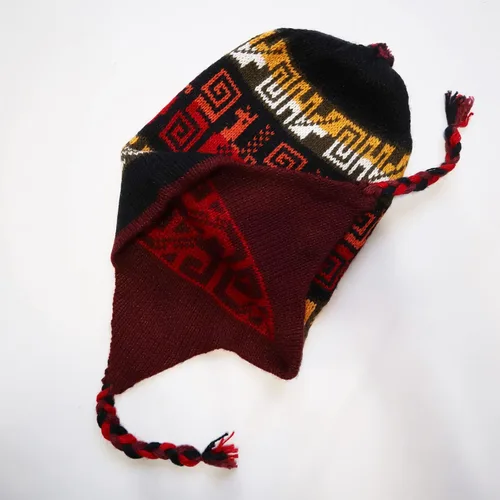 Vista 6 de Gorro de invierno con mezcla de lana de alpaca Chullo Peruano Inca Diseño Reversible con orejeras. Gorro de tamaño mediano, Unisex