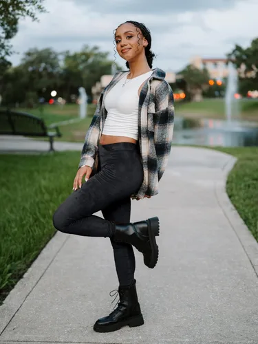 Vista 3 de Conceited Luxe Leggings Velvet or Vegan Leather (Plus Size Available)