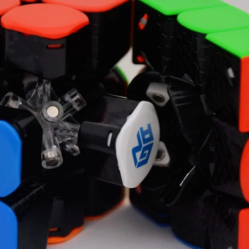 Vista 2 de Bukefuno GAN 11 M Pro 3x3 Velocidad magnética Magic Cube sin pegatinas GAN11M Pro 3x3x3 Puzzle Magic Cube (GAN11 M Pro Negro Frosted Kernel Version)