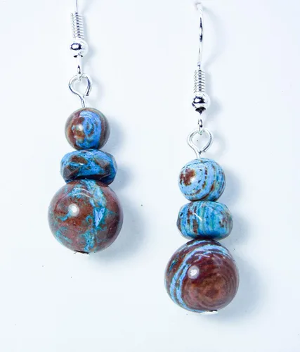 Vista 6 de Cynthia Lynn "SUNLIGHT MESA" Blue and Brown Calsilica Beaded Rhodium Silver Bib Cleopatra Necklace