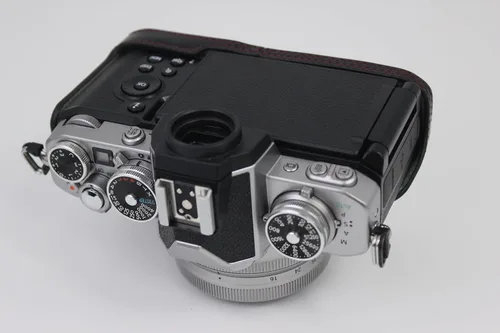 Vista 8 de Funda Z fc Zfc, BolinUS hecha a mano de piel sintética para cámara de cuerpo completo para Nikon Z fc Zfc con versión de apertura inferior de lente