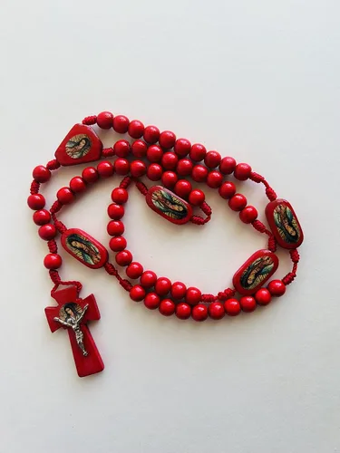 Vista 3 de Novena a la Virgen del Perpetuo Socorro" Libro de Rezo con Rosario de Madera Hecho a Mano
