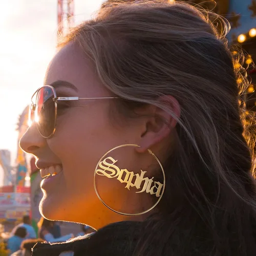 Vista 2 de FOCALOOK 18K Gold Plated Lightweight Thin Hoops Custom Name Hoop Huggie Earrings for Women 30405070100mm
