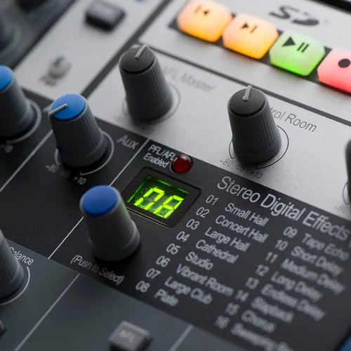 Vista 7 de PreSonus StudioLive AR8c Mezclador Analógico con Software Studio One Pro