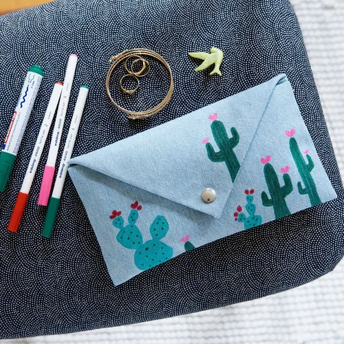 Vista 6 de edding 4600 Bolígrafo textil – Juego de 10 colores (básico) – Punta redonda de 0.039 in – Bolígrafos de tela permanente para dibujar en textiles