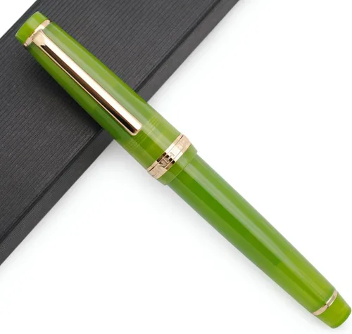 Vista 28 de Pluma estilográfica JINHAO 82 con clip dorado (plumín F 0.5mm, verde aguacate)