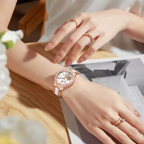Vista 9 de OLEVS Relojes para mujer, reloj automático de lujo, correa de cerámica, oro rosa, reloj de pulsera para mujer