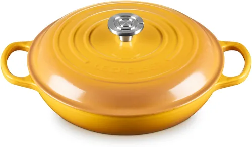 Vista 29 de Le Creuset Signature - Sartén de hierro fundido esmaltada con mango de hierro, 3,5 qt., alcachofa