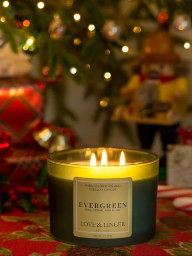 Vista 3 de Evergreen - Velas perfumadas de soja y cera de abejas de lujo, 16 onzas, velas en tarro grande para el hogar, Navidad e invierno
