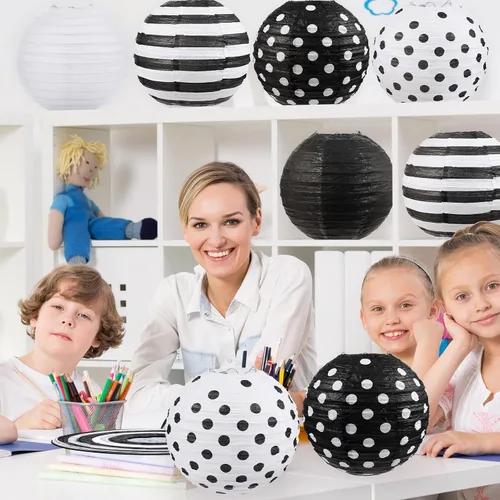 Vista 5 de Treela Paquete de 6 linternas de papel en blanco y negro de 8 pulgadas redondas con patrones de lunares a rayas para regreso a clases, aula, fiesta