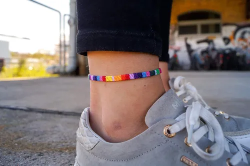 Vista 2 de Pride Surfer Anklet Men or Women - Boho Ankle Bracelet - Handmade Festival Jewelry Accessories - LGBT Gay Lesbian Bisexual Bi Transgender - 100%