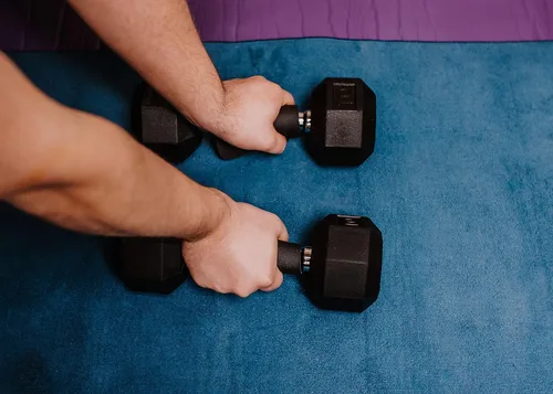 Vista 3 de Prime Vantage MXR - Guantes de levantamiento de pesas, almohadillas de agarre para entrenamiento para hombres y mujeres, levantamiento de pesas