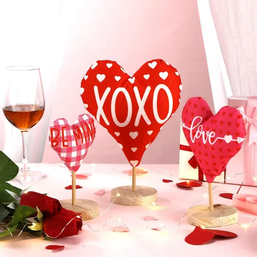 Vista 3 de 3 piezas de adornos de corazón de tela para el día de San Valentín, letrero de amor de madera Love Be Mine para chimenea, decoración rústica