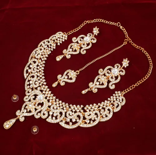 Vista 8 de Conjunto precioso de collar con look real Indian Bollywood, maravillosamente decorado, conjunto de collar adornado para mujer.