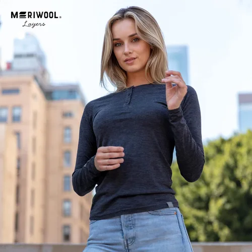 Vista 6 de MERIWOOL Camisa térmica de lana merino ligera de manga larga para mujer