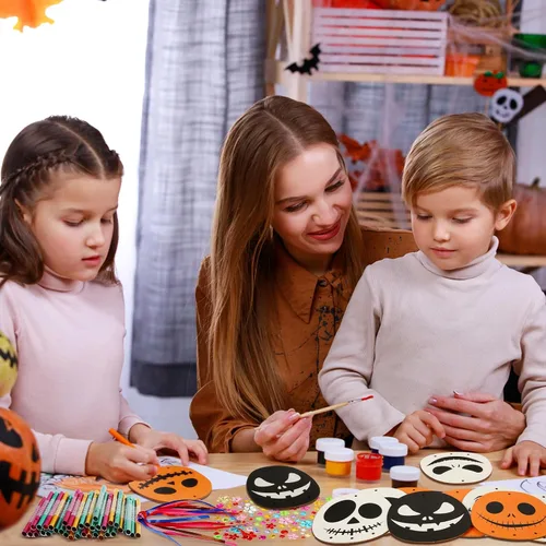 Vista 2 de Fennoral Paquete de 9 carillones de viento de Halloween para niños, hazte dueño de campanillas de viento de Halloween, adornos colgantes de madera