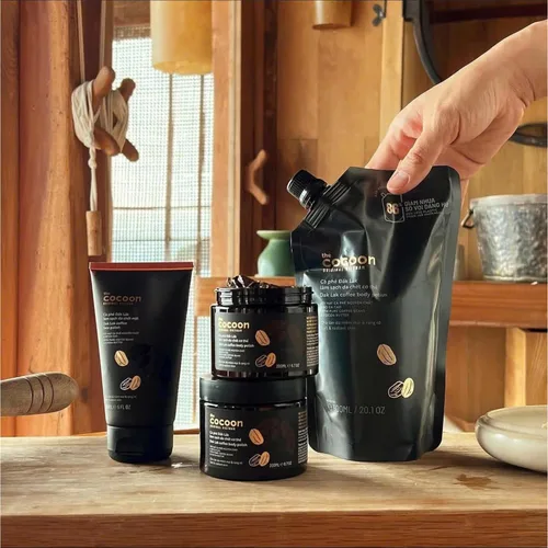 Vista 7 de Cocoon Original Vietnam Dak Lak Coffee Body Scrub 20.3 fl oz / 20.3 fl oz – Esmalte corporal exfoliante con posos de café, manteca de cacao y Body