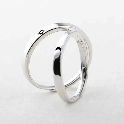 Vista 2 de Anillo de sol y luna para parejas, anillos ajustables a juego con letra "I Love You", anillo de boda grabado para mujeres y hombres