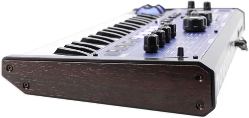 Vista 6 de Novation Ultranova sintetizador modelado análogo serie Nova, Azul