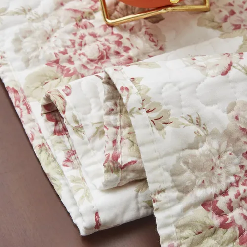 Vista 2 de DaDalogy Bedding - Camino de mesa de comedor acolchado floral con rosas de algodón – Bonito tapete decorativo de algodón para el jardín, bar