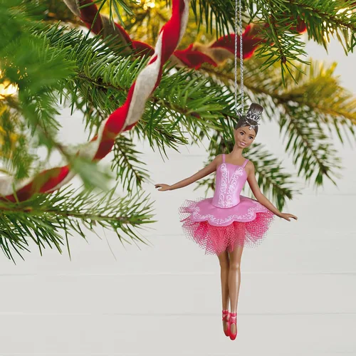 Vista 5 de Hallmark Keepsake Plástico, adorno navideño 2021, Barbie Hermosa bailarina