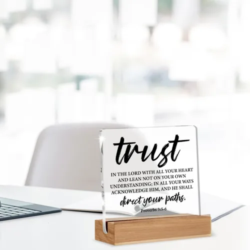 Vista 7 de Regalos de versículo bíblico cristiano para mujeres y hombres, letrero acrílico con frase de Proverbios Trust in The Lord Scripture con soporte