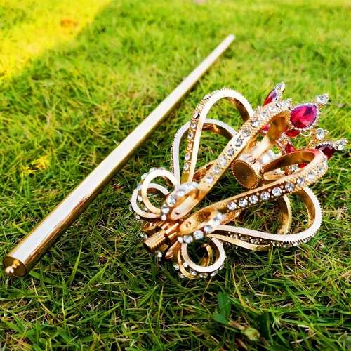 Vista 4 de BuLuBuLu Red Queen Costume Scepter Wands Rhinestone Festival Fairy Wand Women's Day Magic Wands for Kids Adults (Red)