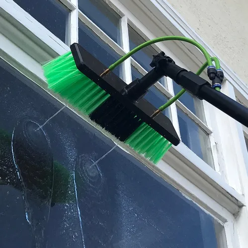 Vista 7 de Cepillo de limpieza de panel solar ligero de 24 pies y poste de alimentación de agua, kit de limpiador de ventanas y sistema de limpieza de paneles