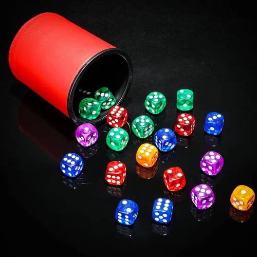 Vista 3 de Zhanmai Juego de 6 vasos de dados para juego Farkle, taza de piel sintética con 36 dados coloridos, juego de 6 tarjetas de puntuación Farkle
