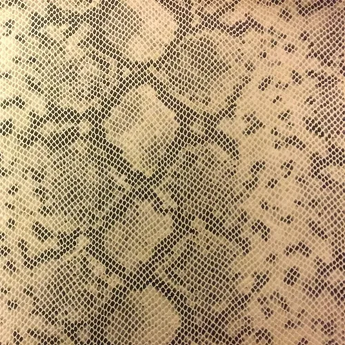 Vista 2 de The Yard - Cartera de tela de vinilo para tapicería de piel de serpiente de pitón mate beige, 54 pulgadas